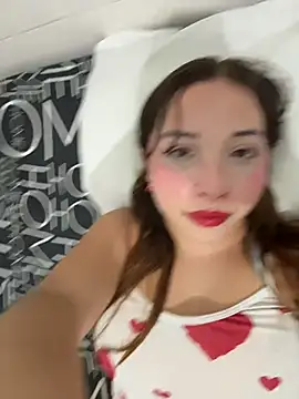 Snapshot of AliciaWhite_nt chatting on July 8, 12:37 am AliciaWhite nt online show from July 8, 12:37 am
