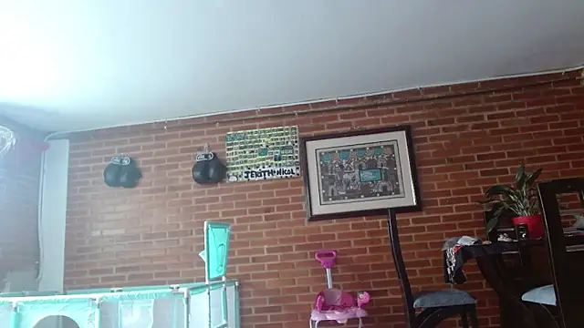 Snapshot of Lia_rouse04 chatting on May 17, 4:03 pm Lia rouse04 online show from May 17, 4:03 pm
