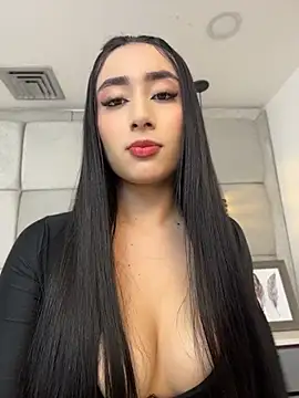 IvonneOwen online show from June 18, 2:45 am