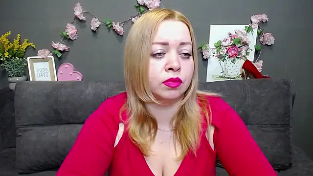 Snapshot of OliviaVerr chatting on January 12, 1:16 pm OliviaVerr online show from January 12, 1:16 pm