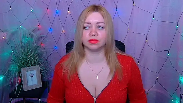 Snapshot of OliviaVerr chatting on February 2, 1:21 pm OliviaVerr online show from February 2, 1:21 pm