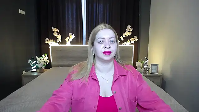 Snapshot of OliviaVerr chatting on March 13, 1:18 pm OliviaVerr online show from March 13, 1:18 pm