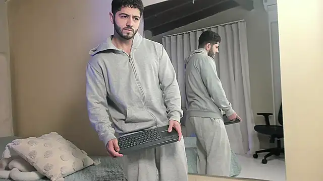 Thiago moretti online show from January 11, 4:23 pm