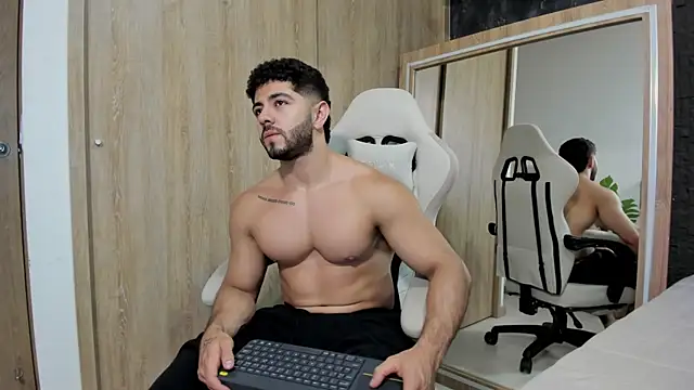 Snapshot of Thiago_moretti chatting on July 13, 4:26 am Thiago moretti online show from July 13, 4:26 am