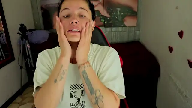 Harley quinzell online show from March 12, 9:43 pm