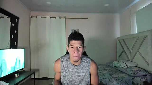 Snapshot of antonio_aguilarx chatting on July 23, 7:34 pm antonio aguilarx online show from July 23, 7:34 pm