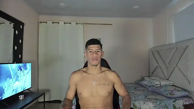 Snapshot of antonio_aguilarx chatting on July 24, 9:02 pm antonio aguilarx online show from July 24, 9:02 pm