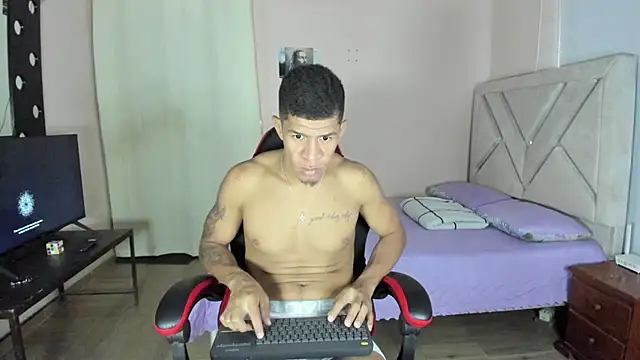 Snapshot of antonio_aguilarx chatting on July 29, 6:28 pm antonio aguilarx online show from July 29, 6:28 pm
