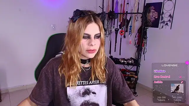 Snapshot of ariannaconnor_ chatting on June 17, 4:08 pm ariannaconnor online show from June 17, 4:08 pm