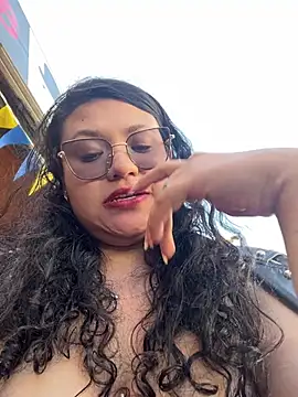 Snapshot of mavievil- chatting on June 14, 8:44 pm mavievil- online show from June 14, 8:44 pm