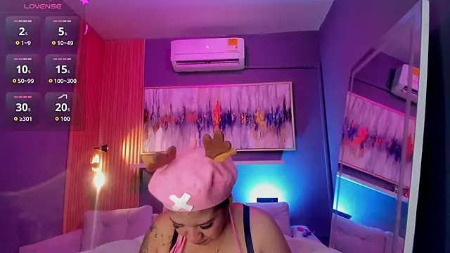 Snapshot of lilian_vergara chatting on June 4, 6:58 pm lilian vergara online show from June 4, 6:58 pm