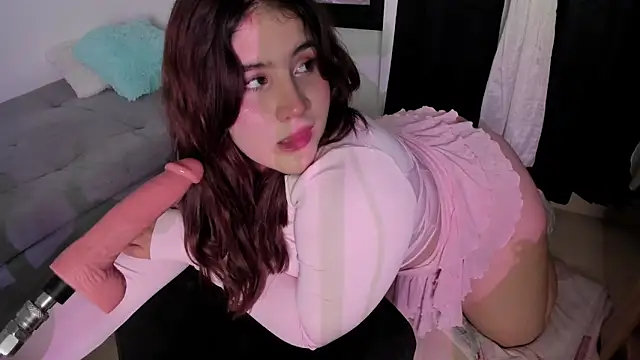 Snapshot of ivy_velvet chatting on April 15, 1:34 am ivy velvet online show from April 15, 1:34 am