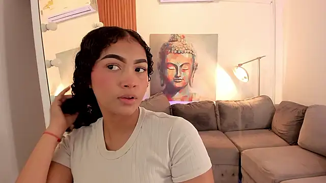 ailann  online show from February 5, 7:51 pm