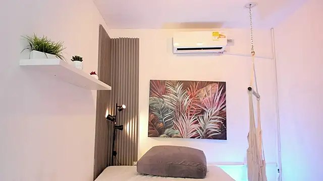 Snapshot of ailann_ chatting on May 27, 7:44 pm ailann online show from May 27, 7:44 pm