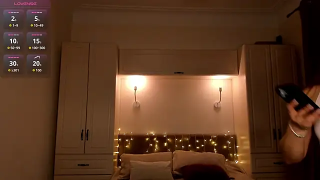 AshleyBlushh online show from February 13, 9:00 pm