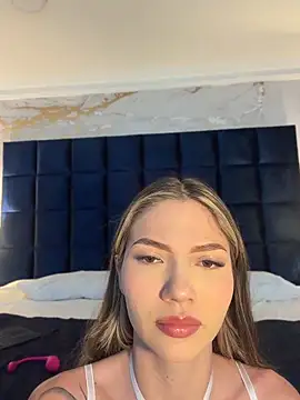 EmmaJhoons online show from April 28, 3:33 am
