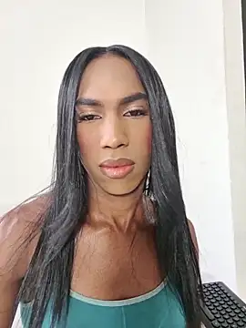 Snapshot of zarina_coleman chatting on June 17, 3:35 pm zarina coleman online show from June 17, 3:35 pm