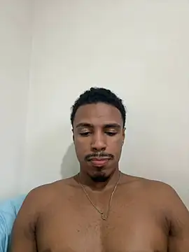 Snapshot of LorenzoBlack27 chatting on June 19, 7:39 pm LorenzoBlack27 online show from June 19, 7:39 pm