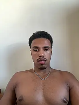 Snapshot of LorenzoBlack27 chatting on July 25, 7:11 pm LorenzoBlack27 online show from July 25, 7:11 pm