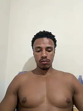 Snapshot of LorenzoBlack27 chatting on August 1, 1:05 am LorenzoBlack27 online show from August 1, 1:05 am
