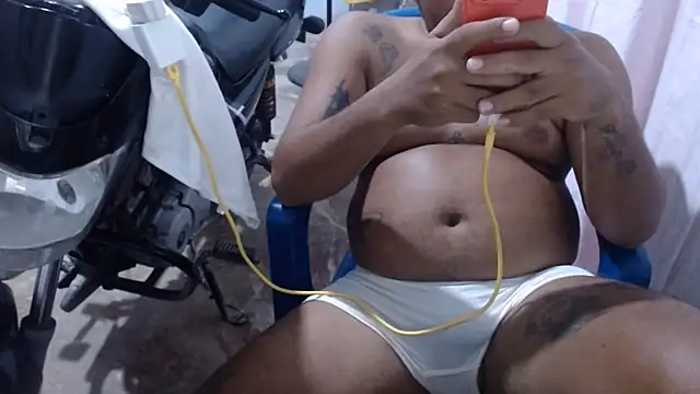 Snapshot of master_juju1924 chatting on July 7, 6:16 am master juju1924 online show from July 7, 6:16 am
