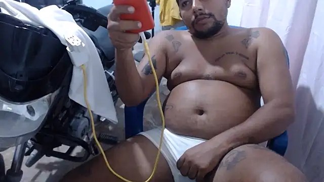 Snapshot of master_juju1924 chatting on July 7, 6:47 am master juju1924 online show from July 7, 6:47 am
