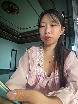 Snapshot of Mayly_lucky2 chatting on May 19, 1:56 am Mayly lucky2 online show from May 19, 1:56 am