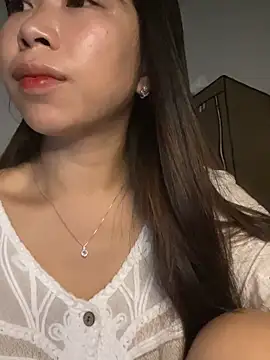 Snapshot of Mayly_lucky2 chatting on June 15, 11:07 pm Mayly lucky2 online show from June 15, 11:07 pm