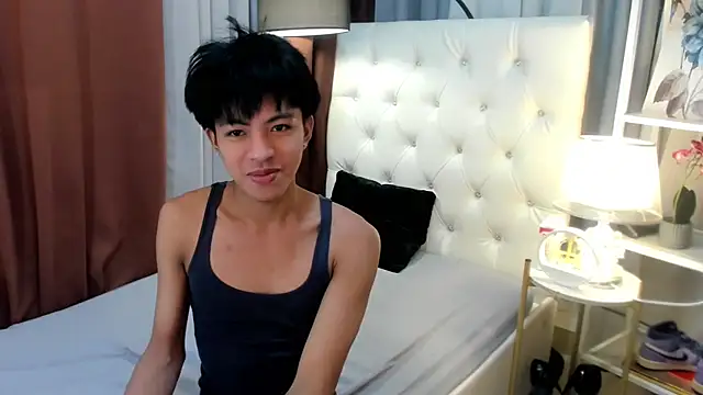 Snapshot of davincihugecock chatting on May 9, 6:35 pm davincihugecock online show from May 9, 6:35 pm