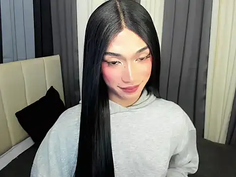Snapshot of FyangFoxx chatting on May 6, 5:51 pm FyangFoxx online show from May 6, 5:51 pm