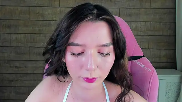 Snapshot of VanessaVienne chatting on March 16, 4:11 pm VanessaVienne online show from March 16, 4:11 pm