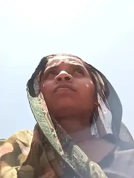 Snapshot of Hirdesh_sahu chatting on April 21, 6:41 am Hirdesh sahu online show from April 21, 6:41 am