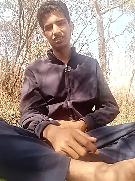 Snapshot of sahilcute1 chatting on January 15, 5:23 am sahilcute1 online show from January 15, 5:23 am
