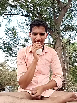 Snapshot of sahilcute1 chatting on June 16, 6:27 am sahilcute1 online show from June 16, 6:27 am