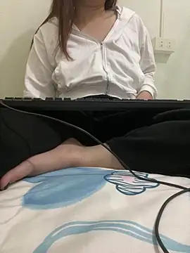 -Mimiu- online show from February 15, 1:20 pm