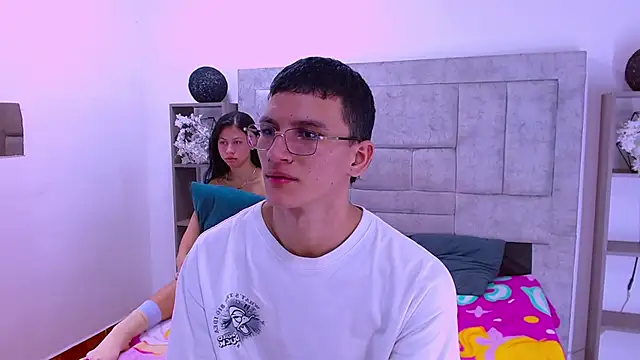 Sophi and Jack online show from February 18, 3:57 am