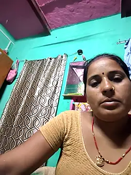 Snapshot of Reena_lodha chatting on May 9, 10:48 pm Reena lodha online show from May 9, 10:48 pm