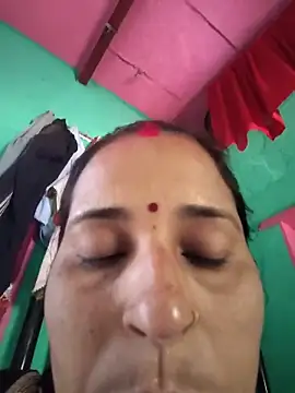 Snapshot of Reena_lodha chatting on May 18, 7:36 am Reena lodha online show from May 18, 7:36 am