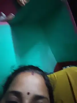 Snapshot of Reena_lodha chatting on May 20, 3:18 pm Reena lodha online show from May 20, 3:18 pm