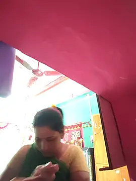 Snapshot of Reena_lodha chatting on May 21, 5:58 am Reena lodha online show from May 21, 5:58 am