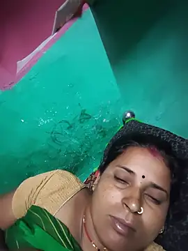 Snapshot of Reena_lodha chatting on May 24, 10:48 pm Reena lodha online show from May 24, 10:48 pm