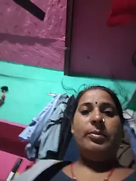 Snapshot of Reena_lodha chatting on May 26, 10:39 pm Reena lodha online show from May 26, 10:39 pm