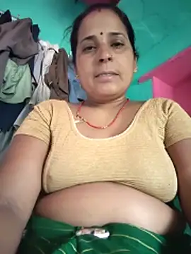 Snapshot of Reena_lodha chatting on May 27, 8:33 am Reena lodha online show from May 27, 8:33 am
