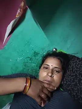 Snapshot of Reena_lodha chatting on May 31, 10:44 pm Reena lodha online show from May 31, 10:44 pm