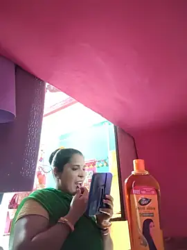 Snapshot of Reena_lodha chatting on June 1, 10:50 am Reena lodha online show from June 1, 10:50 am