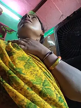 Snapshot of Reena_lodha chatting on June 24, 10:36 am Reena lodha online show from June 24, 10:36 am