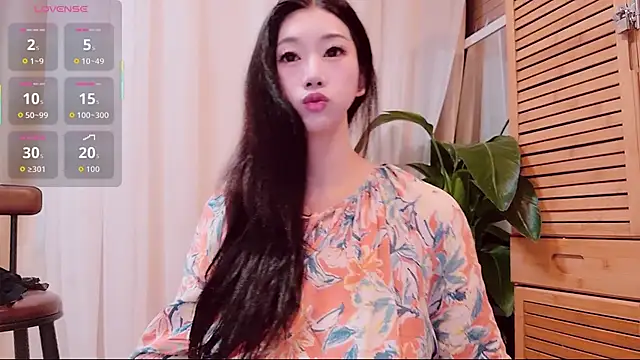 Snapshot of neinei_bao chatting on June 12, 1:15 am neinei bao online show from June 12, 1:15 am