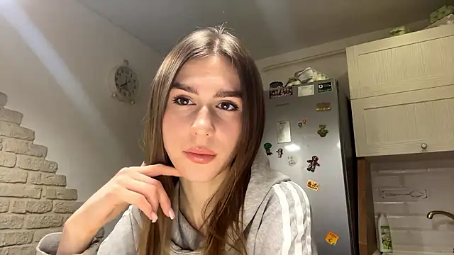 ElsieKuhlmann online show from January 17, 3:11 am