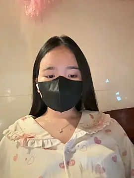 Gwen879 online show from February 9, 1:09 am