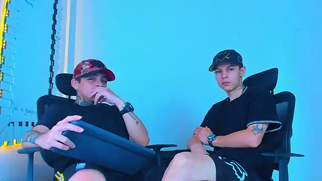 Snapshot of Thomas-Wil chatting on February 25, 3:43 pm Thomas-Wil online show from February 25, 3:43 pm